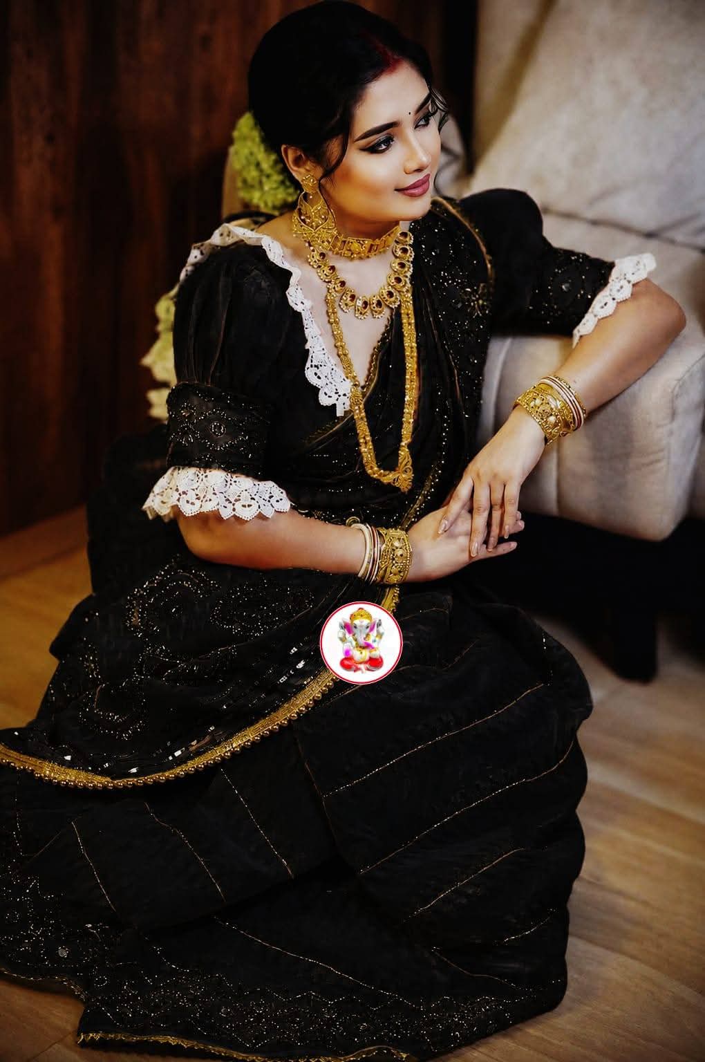Black Kardana Hand Ari & Original Mirror Work On Semi Hard Dhakai Jamdani Saree - Image 1