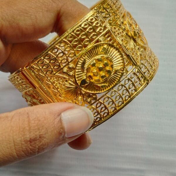 Gold-Plated Open-Work Statement Bangle 390 (Chur)